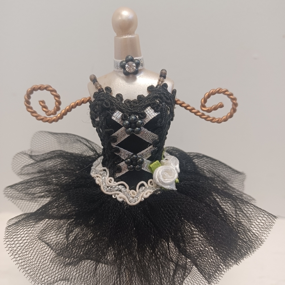 Vintage Jewelry Holder Mannequin Black Dress 7" Height - Picture 8 of 8